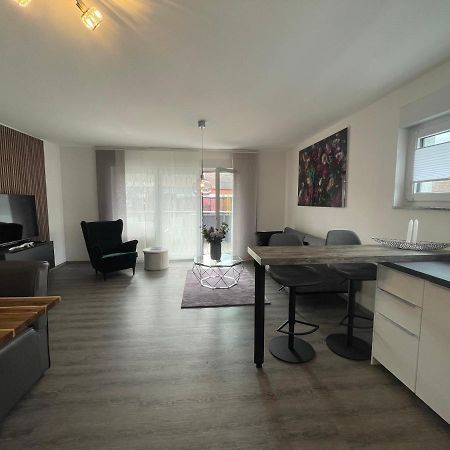 Exklusive Wohnung Zentral Mit Grossem Balkon Losheim Eksteriør billede