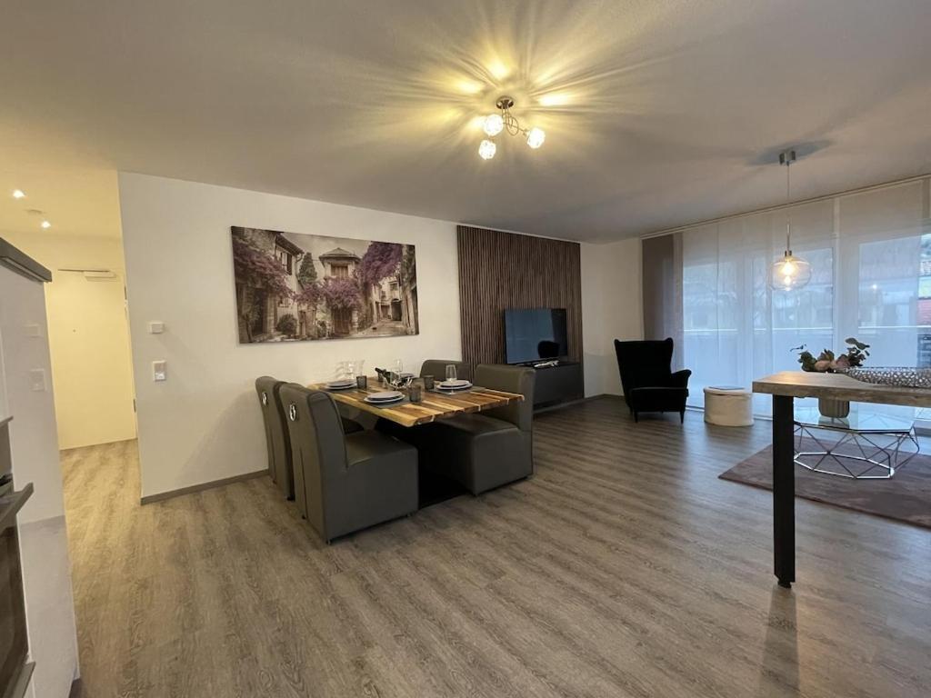Exklusive Wohnung Zentral Mit Grossem Balkon Losheim Eksteriør billede