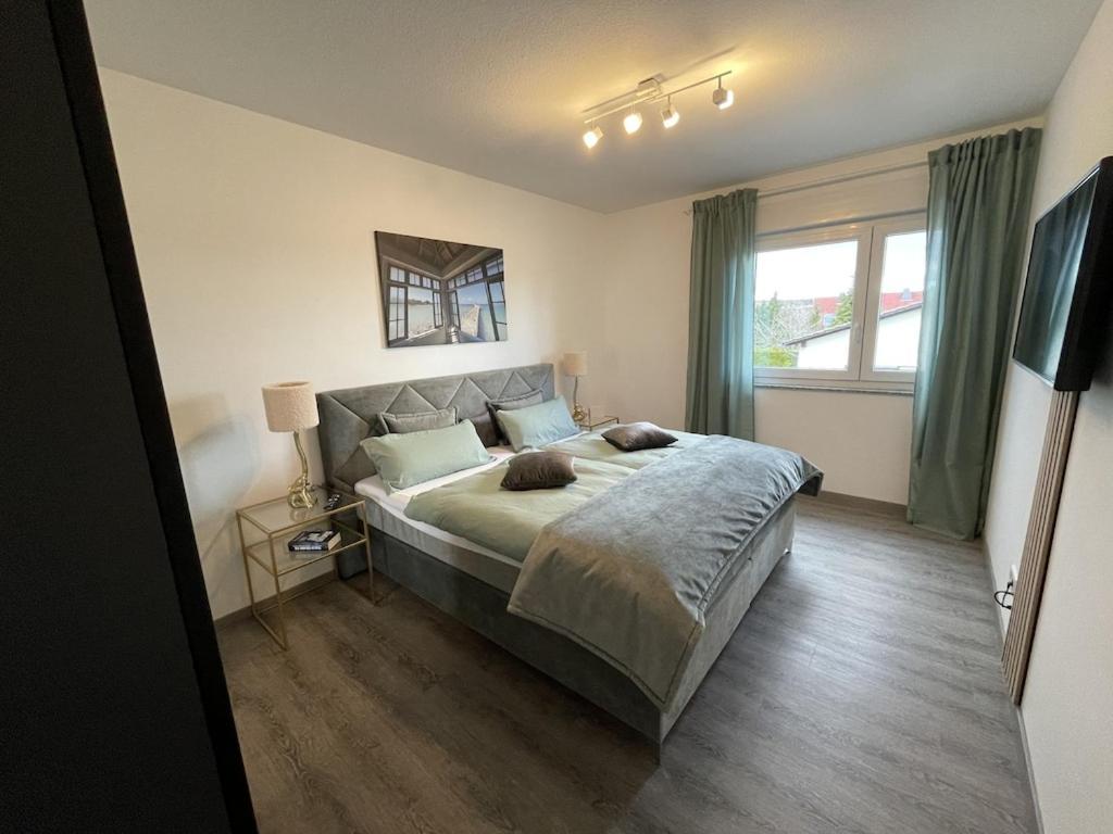 Exklusive Wohnung Zentral Mit Grossem Balkon Losheim Eksteriør billede