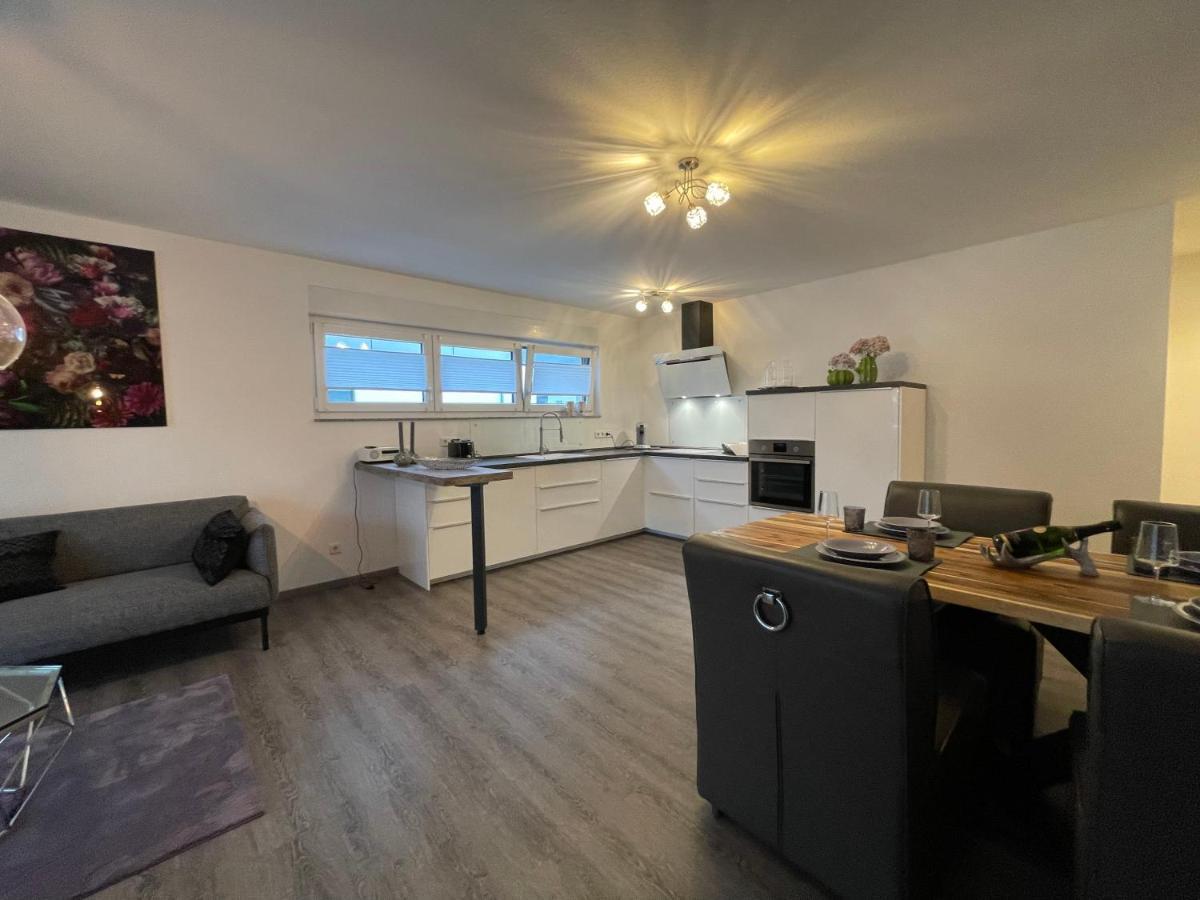 Exklusive Wohnung Zentral Mit Grossem Balkon Losheim Eksteriør billede